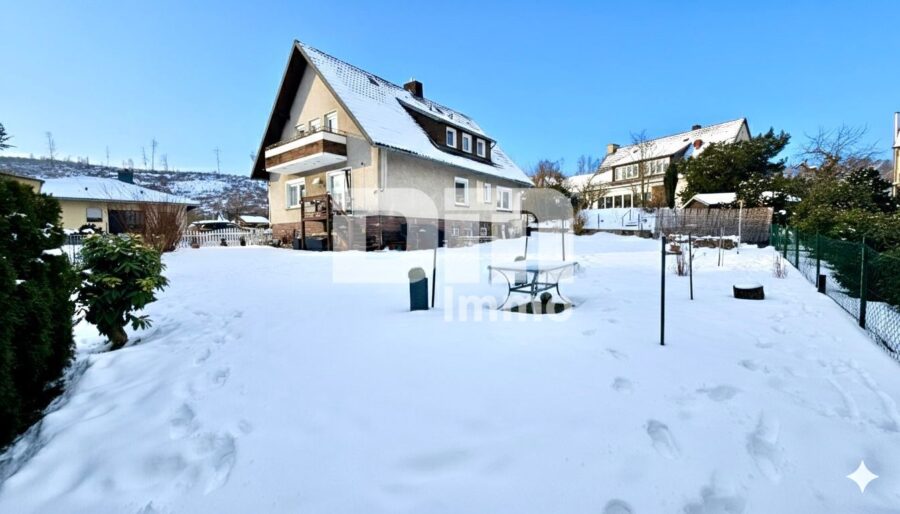 Umfangreich saniertes Ein- bis Zweifamilienhaus in idyllischer Ortsrandlage - Großer Gartenbereich